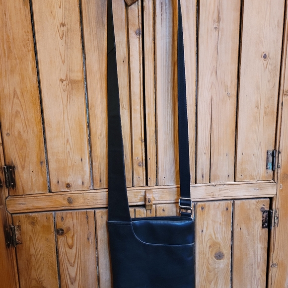 Radley of London Black Crossbody BNWOT - Picture 4 of 5